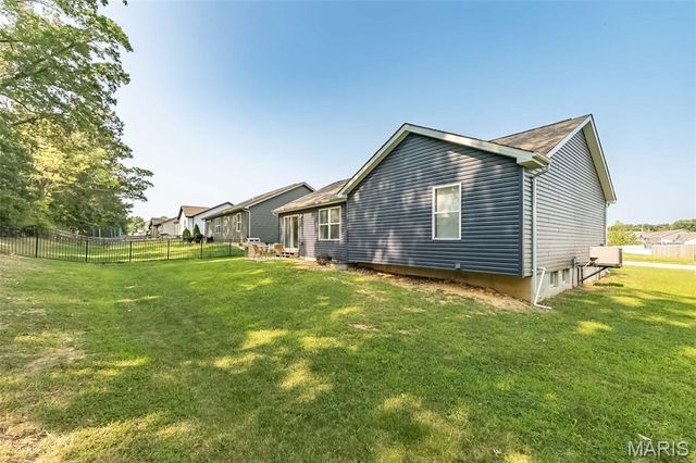 162 Williamsburg Lane, Troy, MO 63379