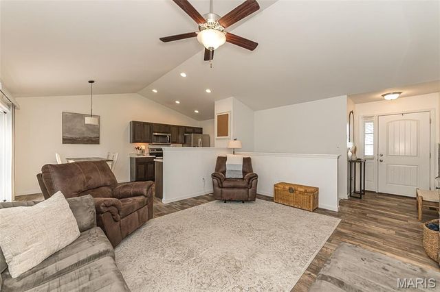 162 Williamsburg Lane, Troy, MO 63379