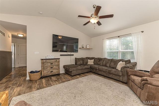 162 Williamsburg Lane, Troy, MO 63379