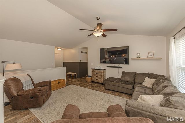 162 Williamsburg Lane, Troy, MO 63379