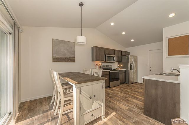 162 Williamsburg Lane, Troy, MO 63379