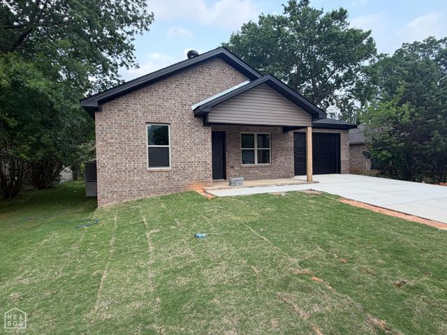 2406 Boydston Street, Jonesboro, AR 72401