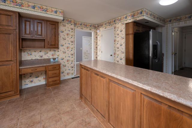 9536 Ledge Wood Court, Fort Wayne, IN 46804