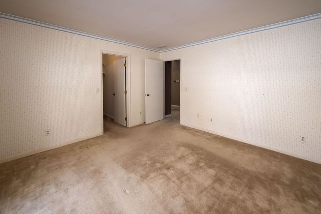 9536 Ledge Wood Court, Fort Wayne, IN 46804