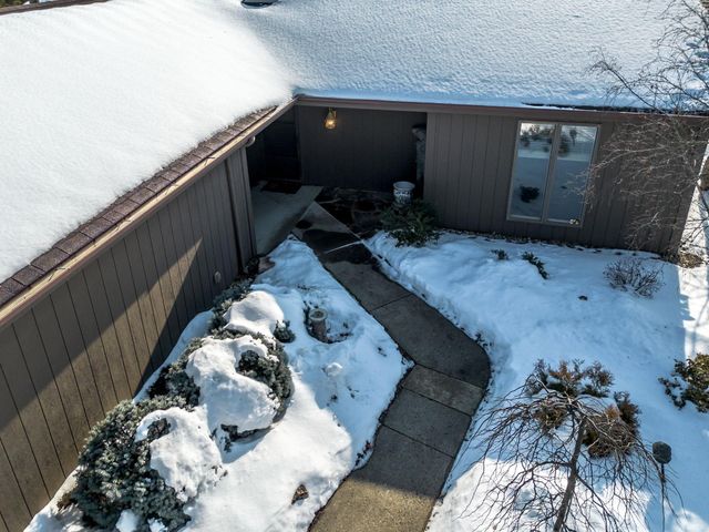 9536 Ledge Wood Court, Fort Wayne, IN 46804