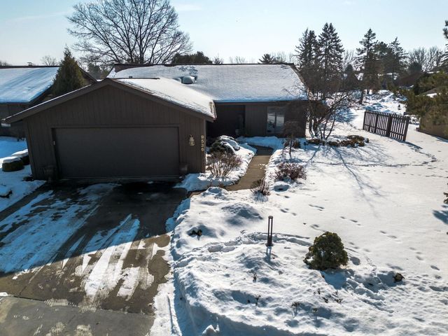 9536 Ledge Wood Court, Fort Wayne, IN 46804