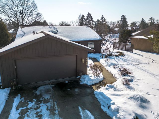 9536 Ledge Wood Court, Fort Wayne, IN 46804