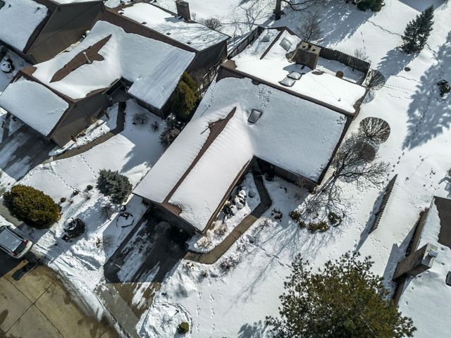 9536 Ledge Wood Court, Fort Wayne, IN 46804