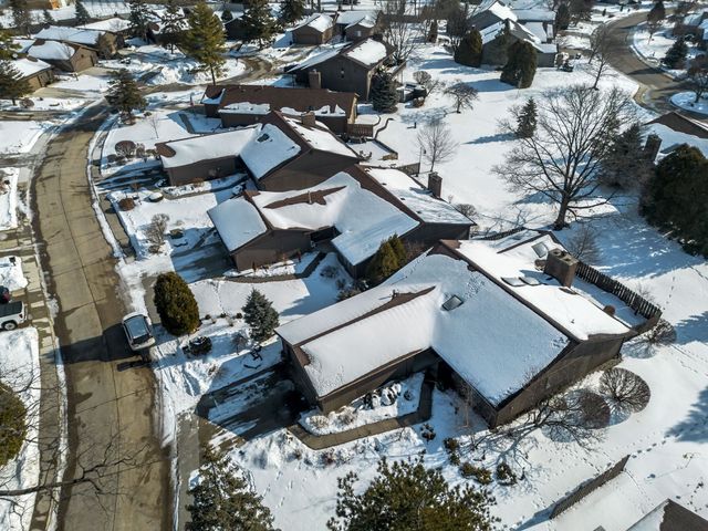 9536 Ledge Wood Court, Fort Wayne, IN 46804