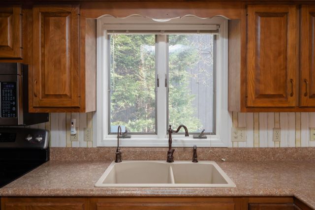 9536 Ledge Wood Court, Fort Wayne, IN 46804