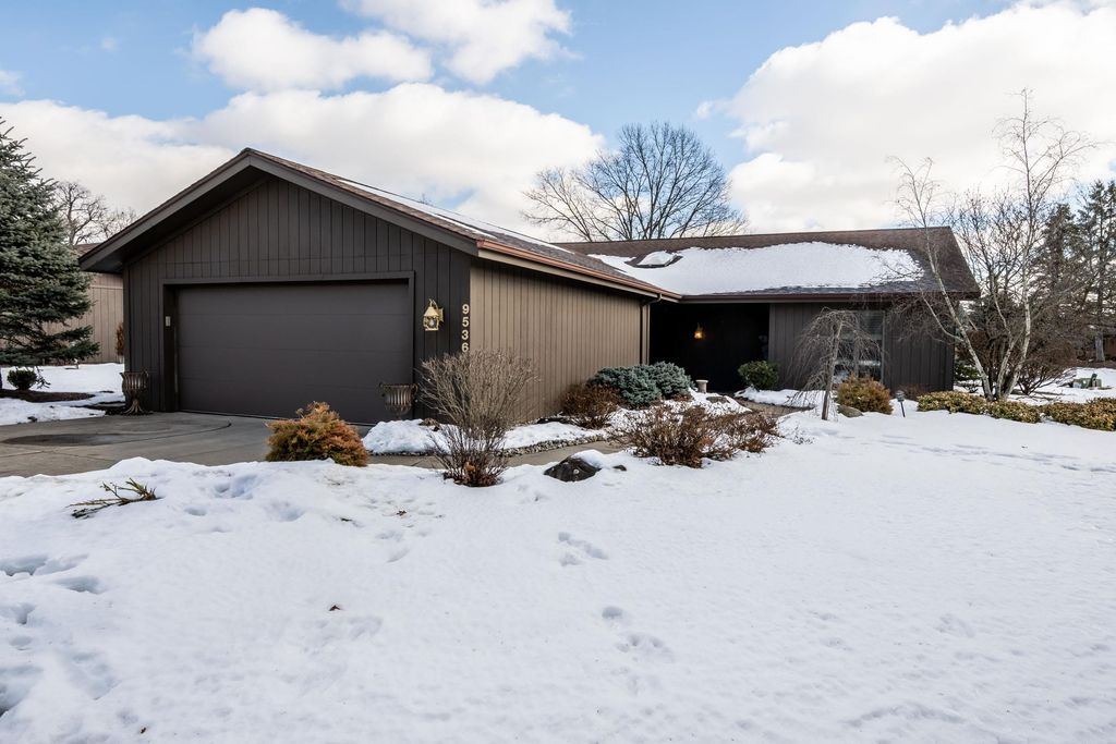 9536 Ledge Wood Court, Fort Wayne, IN 46804