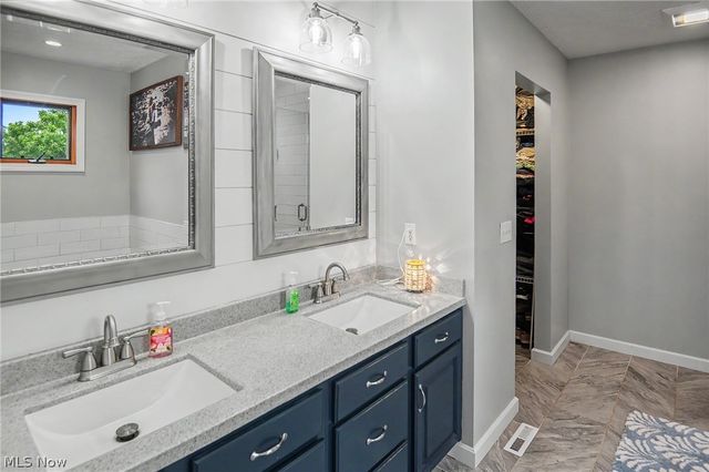 1107 Shannon Lane, Salem, OH 44460
