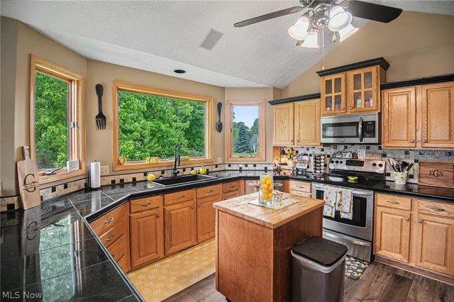 1107 Shannon Lane, Salem, OH 44460