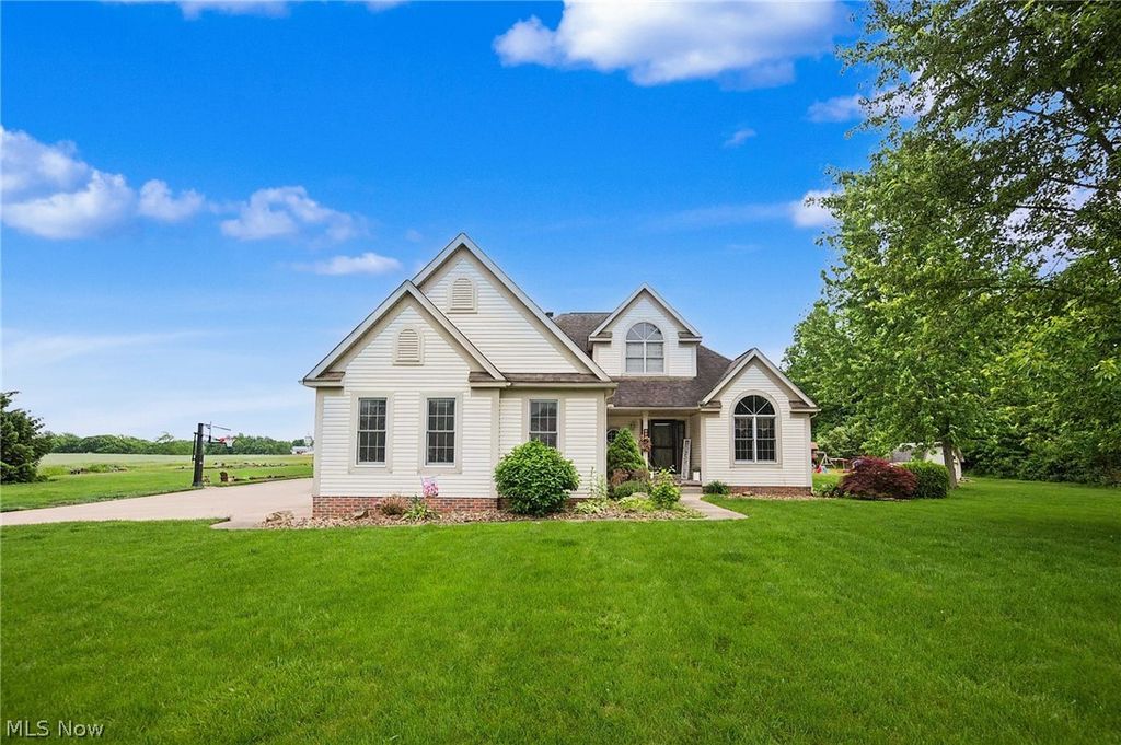 1107 Shannon Lane, Salem, OH 44460