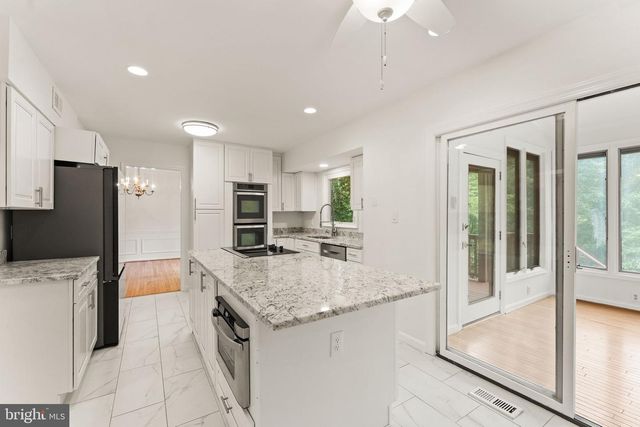 11120 TATTERSALL TRL, Oakton, VA 22124