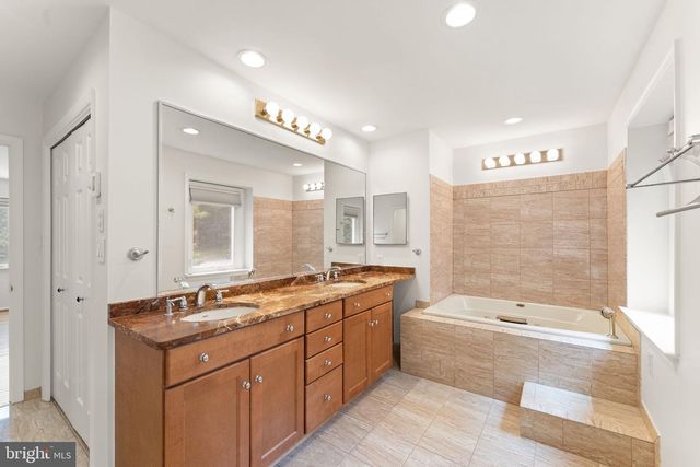 11120 TATTERSALL TRL, Oakton, VA 22124