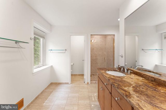 11120 TATTERSALL TRL, Oakton, VA 22124