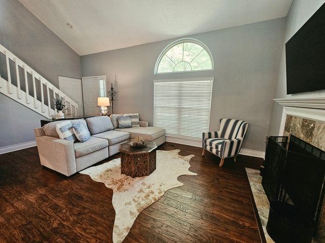 1204 N Knollwood Drive, Palatine, IL 60067