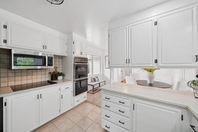 12135 Country Squire Way, Saratoga, CA 95070