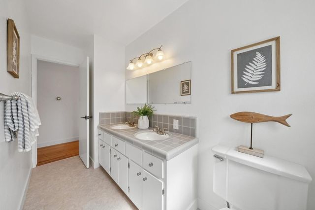 12135 Country Squire Way, Saratoga, CA 95070