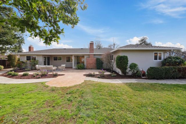 12135 Country Squire Way, Saratoga, CA 95070