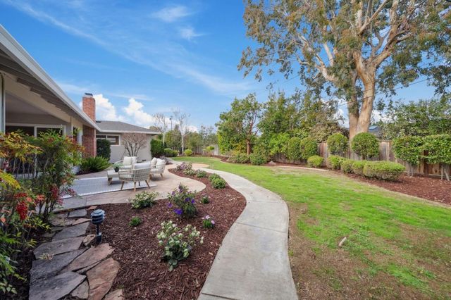 12135 Country Squire Way, Saratoga, CA 95070