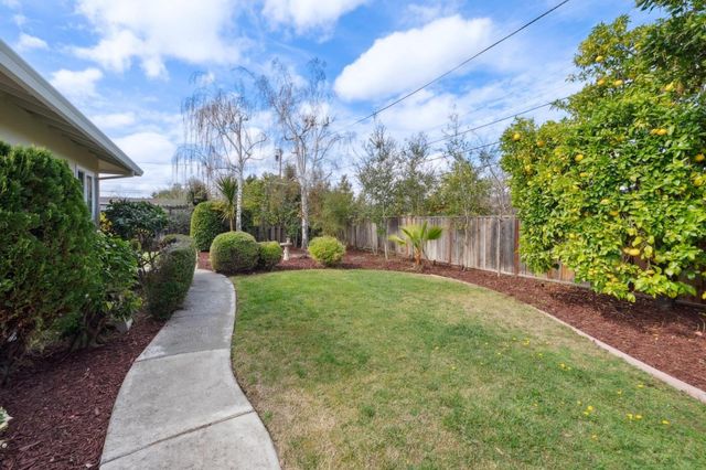 12135 Country Squire Way, Saratoga, CA 95070