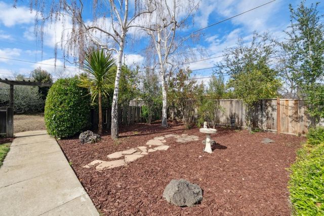 12135 Country Squire Way, Saratoga, CA 95070