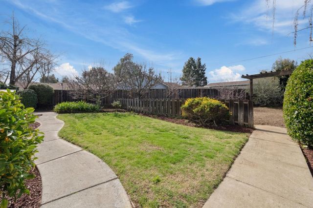 12135 Country Squire Way, Saratoga, CA 95070