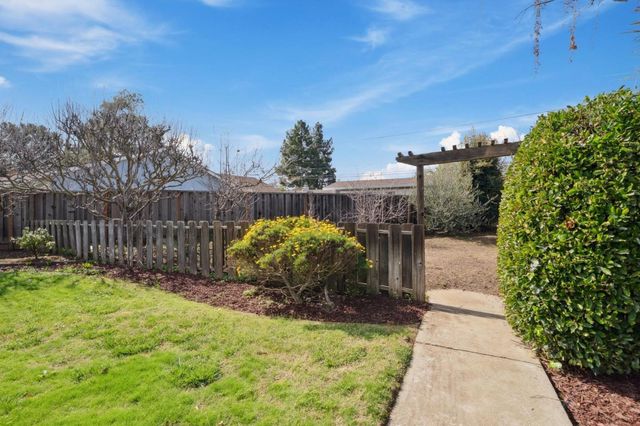 12135 Country Squire Way, Saratoga, CA 95070