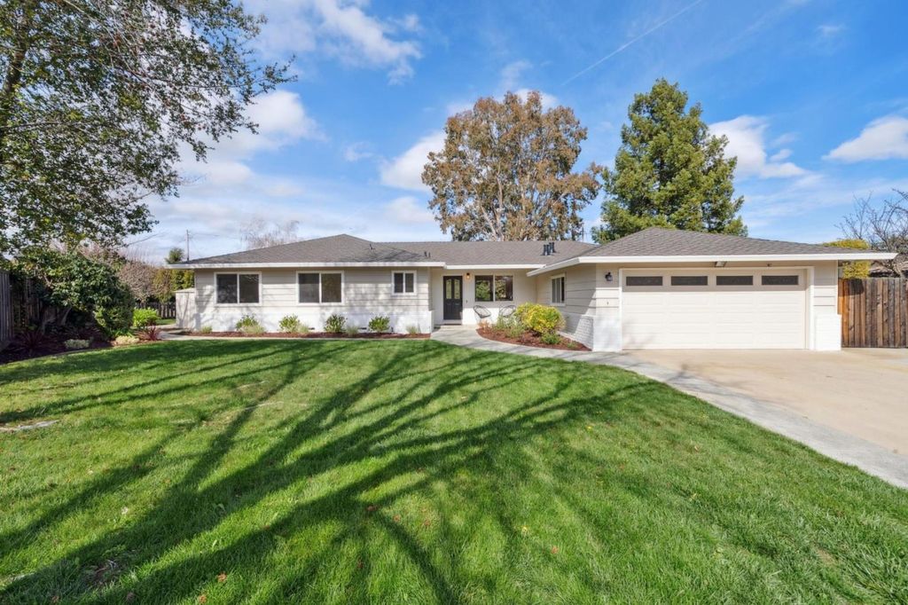 12135 Country Squire Way, Saratoga, CA 95070
