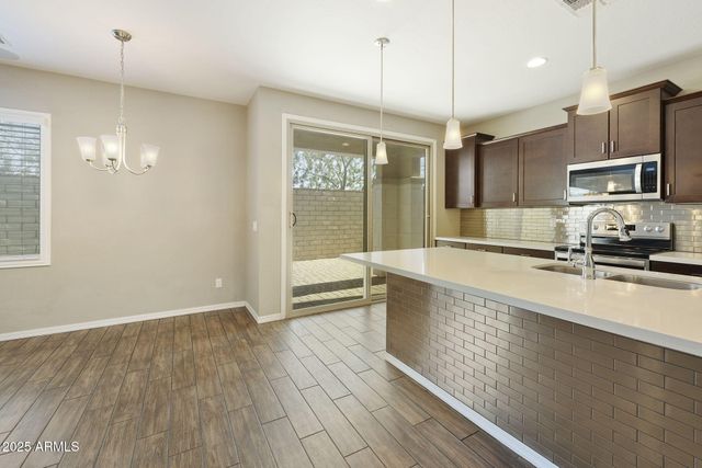 699 N SPARROW Court, Gilbert, AZ 85234