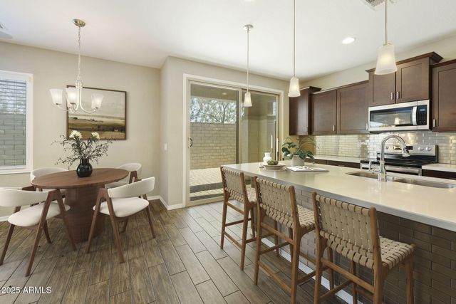 699 N SPARROW Court, Gilbert, AZ 85234