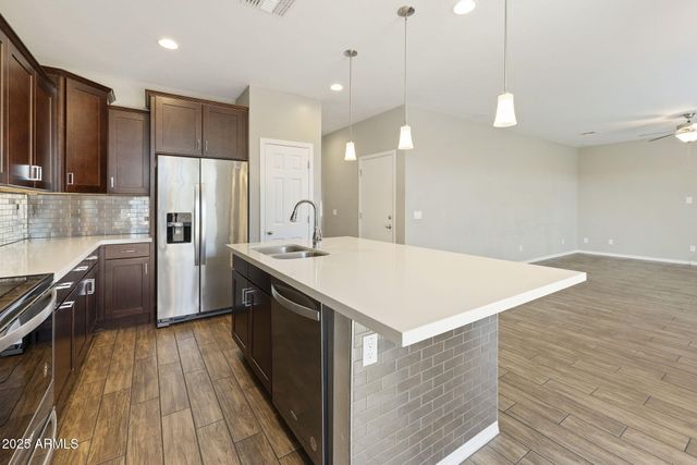 699 N SPARROW Court, Gilbert, AZ 85234