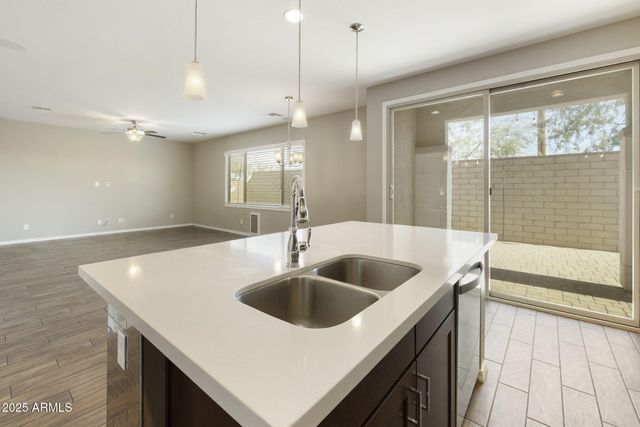 699 N SPARROW Court, Gilbert, AZ 85234