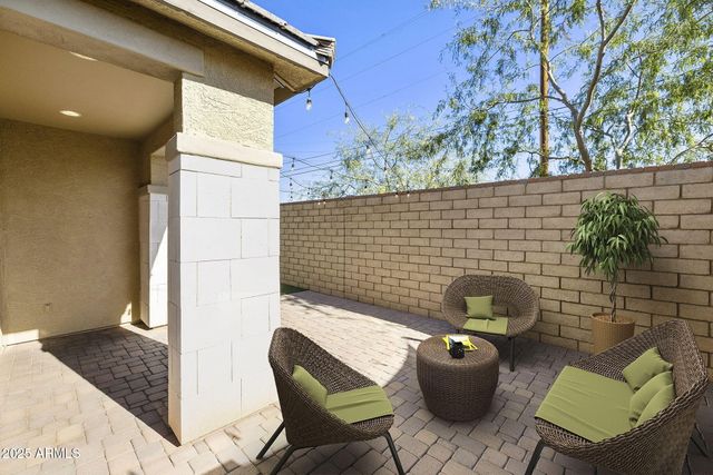 699 N SPARROW Court, Gilbert, AZ 85234