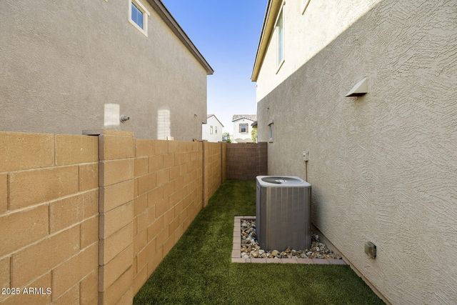 699 N SPARROW Court, Gilbert, AZ 85234