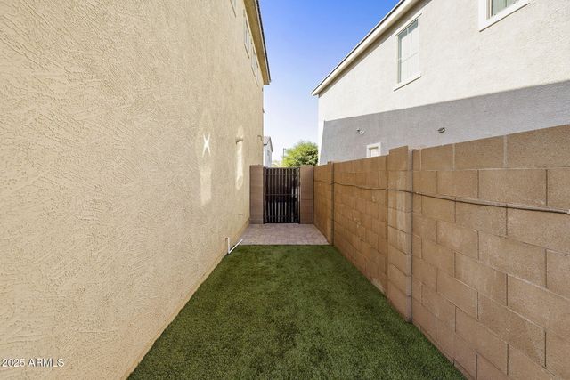 699 N SPARROW Court, Gilbert, AZ 85234