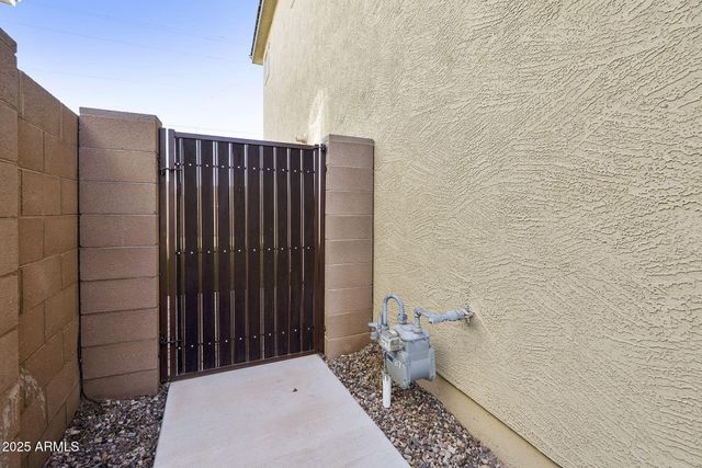699 N SPARROW Court, Gilbert, AZ 85234