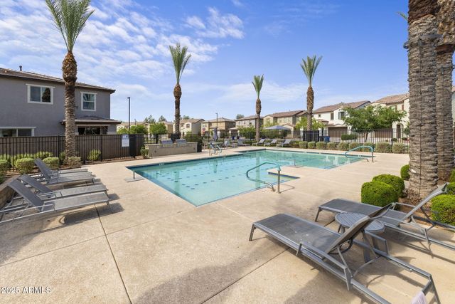 699 N SPARROW Court, Gilbert, AZ 85234