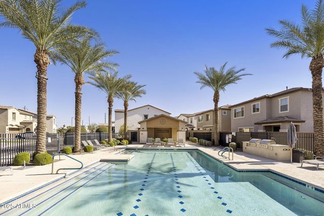 699 N SPARROW Court, Gilbert, AZ 85234