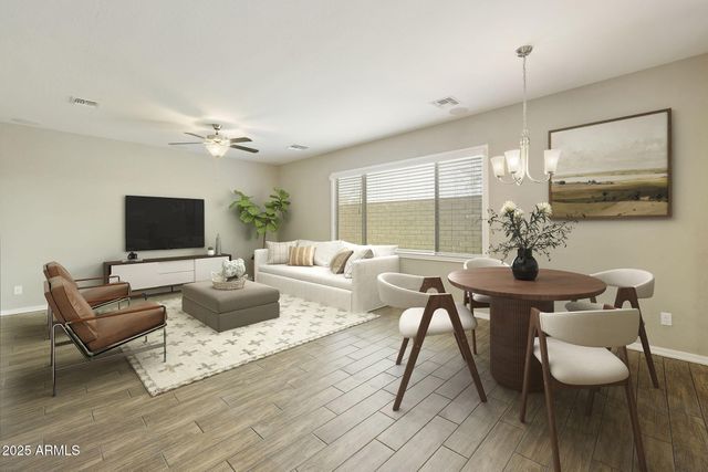 699 N SPARROW Court, Gilbert, AZ 85234