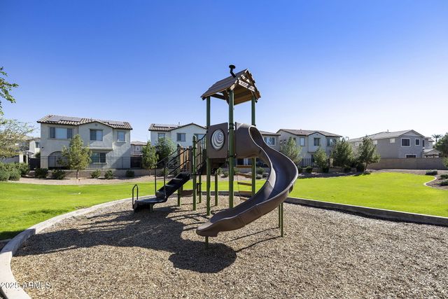 699 N SPARROW Court, Gilbert, AZ 85234