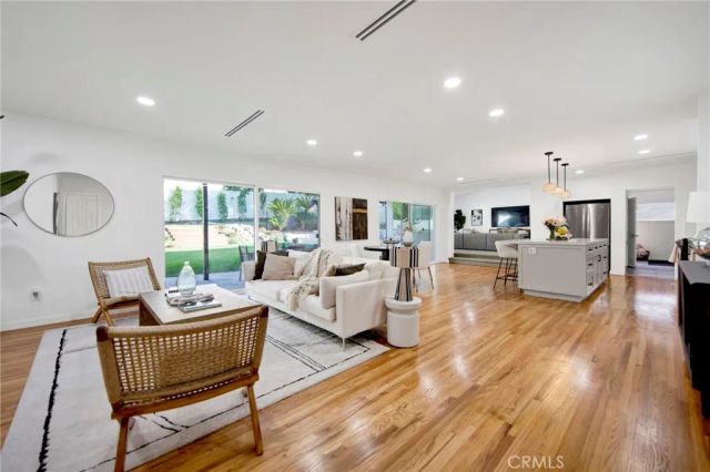 4210 Sepulveda Boulevard, Sherman Oaks, CA 91403