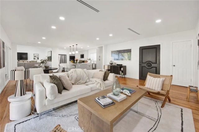 4210 Sepulveda Boulevard, Sherman Oaks, CA 91403