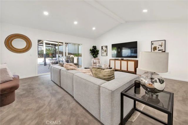 4210 Sepulveda Boulevard, Sherman Oaks, CA 91403