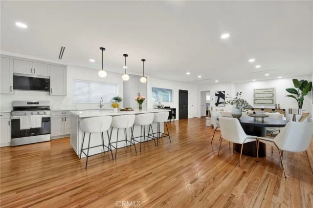 4210 Sepulveda Boulevard, Sherman Oaks, CA 91403