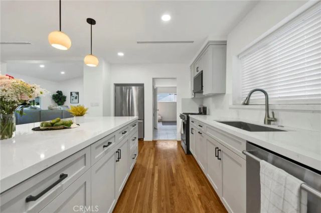 4210 Sepulveda Boulevard, Sherman Oaks, CA 91403