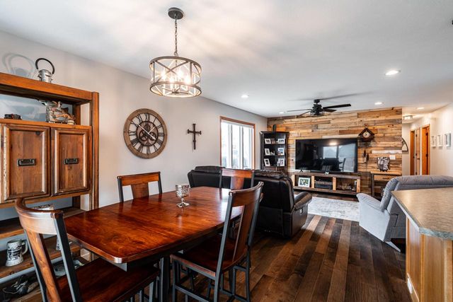 133 Settlement ROAD, Hartford, WI 53027