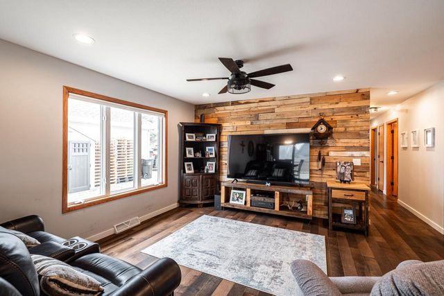 133 Settlement ROAD, Hartford, WI 53027